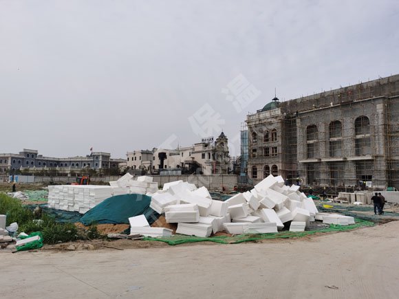 建業電影小鎮采購齊工擠塑板和巖棉板