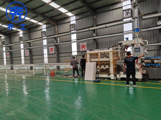 鄭州冷庫(kù)保溫板不銹鋼冷庫(kù)板的技術(shù)特點(diǎn)知識(shí)