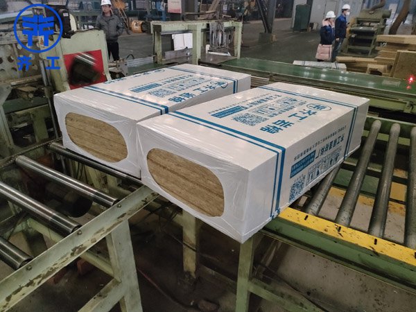 如何進行外墻巖棉板保溫施工？